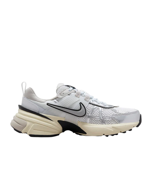 V2K RUN SUMMIT WHITE/PURE PLATINUM/LIGHT IRON ORE/METALLIC SILVER